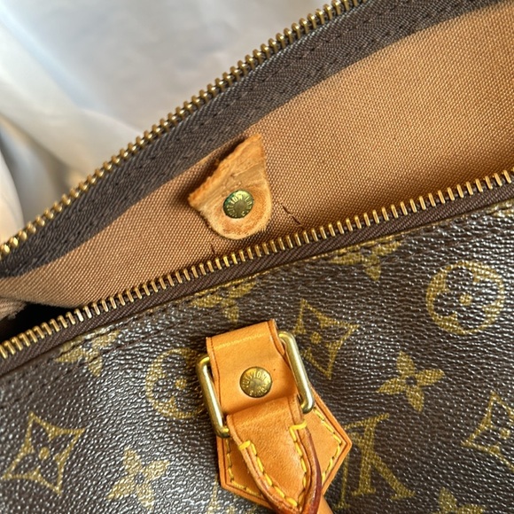 Authentic Louis Vuitton Monogram Speedy 30 Pre-loved. Beautiful condition!! COA - Picture 8 of 11